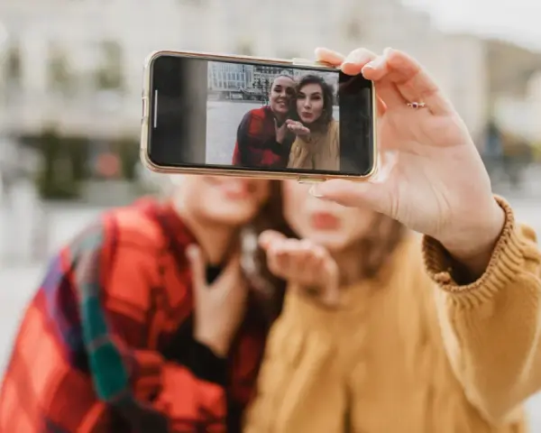 Zdjęcia z telefonu u fotografa: Jak wywołać perfekcyjne odbitki?