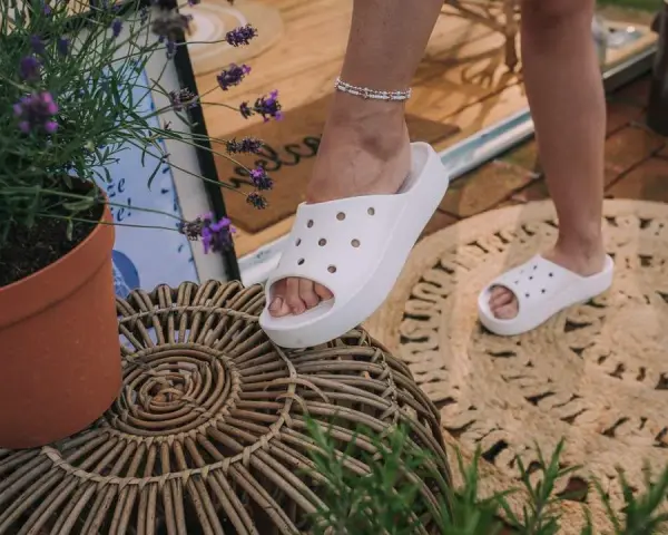 Crocs J2 jaki to rozmiar? Odkryj, co oznacza w różnych systemach