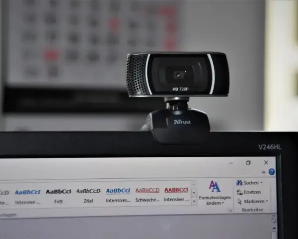 Kamera internetowa na monitorze. Chcesz wiedzieć, jak zrobić zdjęcie na laptopie? To proste, wystarczy podłączyć kamerkę!