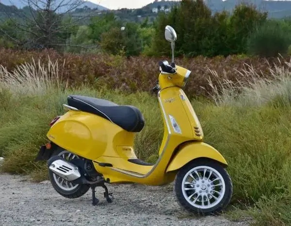 Jakie uprawnienia na motorower? Sprawdź, co musisz wiedzieć!