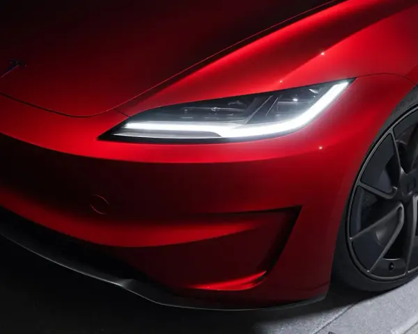 Tesla ile do setki? Zaskakujące osiągi różnych modeli Tesli