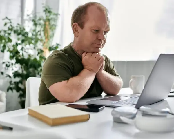 Praca po studiach za granicą: jak uniknąć pułapek i znaleźć zatrudnienie