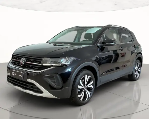 Volkswagen T-Cross nero lucido, ideale per la città. Controlla la pressione pneumatici T-Cross per una guida sicura.