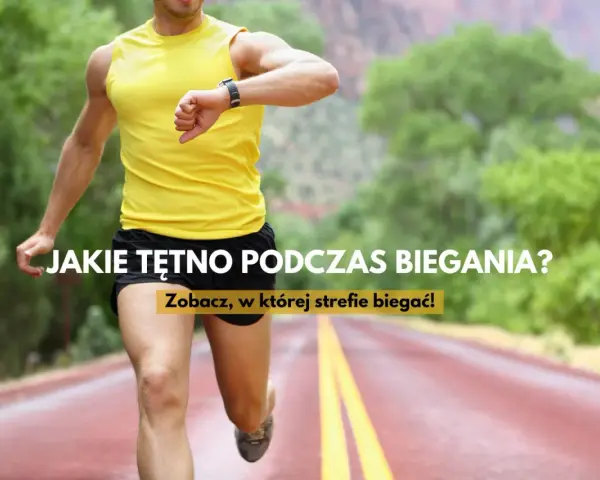 Mężczyzna w żółtej koszulce biegnie, sprawdzając zegarek. Dowiedz się, jak obniżyć tętno podczas biegu i w jakiej strefie biegać.