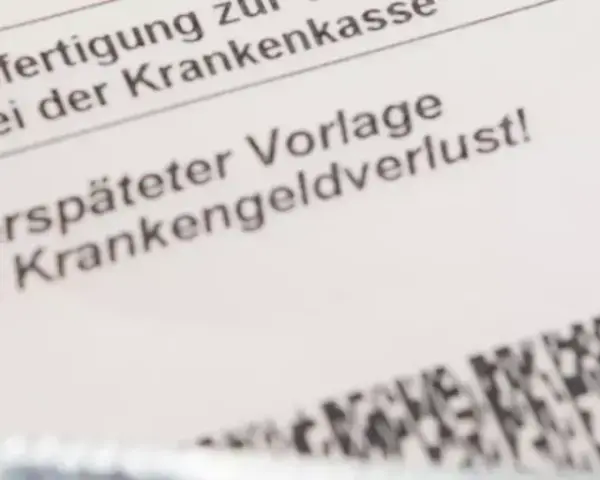 Text auf einem Dokument: "Bei verspäteter Vorlage droht Krankengeldverlust!" – wichtig für die Berechnung von Weihnachtsgeld bei Krankengeld.