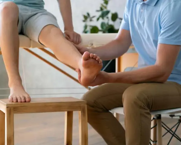 Rehabilitacja po złamaniu pięty: Ile trwa i jak wrócić do formy?