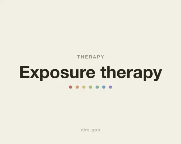 Testo "Exposure therapy" con pallini colorati sotto. Un'immagine che evoca la terapia di esposizione, un percorso verso il benessere.