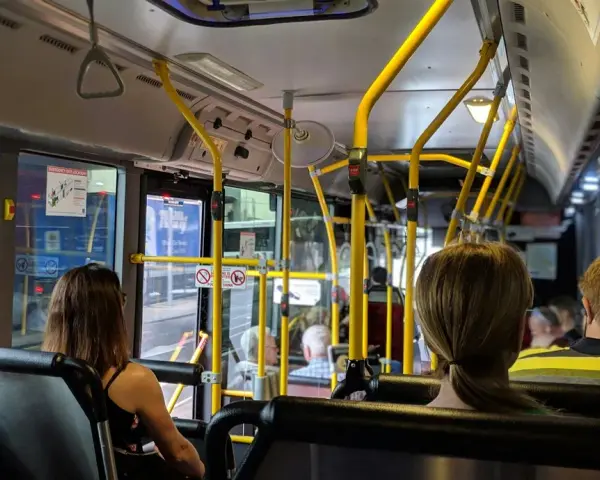Ile pali bus 30 osobowy? Sprawdź, jak ograniczyć koszty paliwa