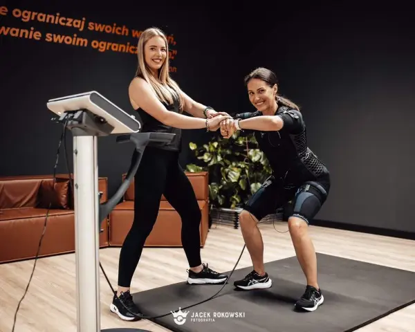 Trening EMS: Szybkie efekty w 20 min? Sprawdź, czy to dla Ciebie.