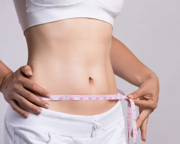 Liposukcja kawitacyjna ile trwa zabieg? Czas trwania i ważne informacje