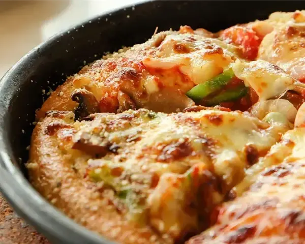 Jak zrobić pizzę na patelni w 30 minut - szybki i łatwy przepis