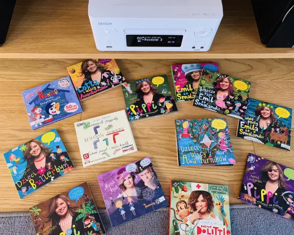 Kolekcja audiobooków i słuchowisk dla dzieci, m.in. Pippi Langstrump, Emil ze Smalandii, Dzieci z Bullerbyn. Idealne do słuchania przy odtwarzaczu Denon.