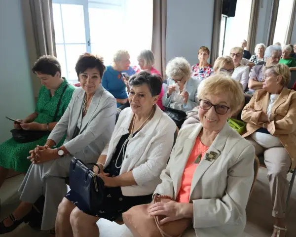 Uniwersytet Trzeciego Wieku Szczecin - edukacja dla seniorów bez ograniczeń