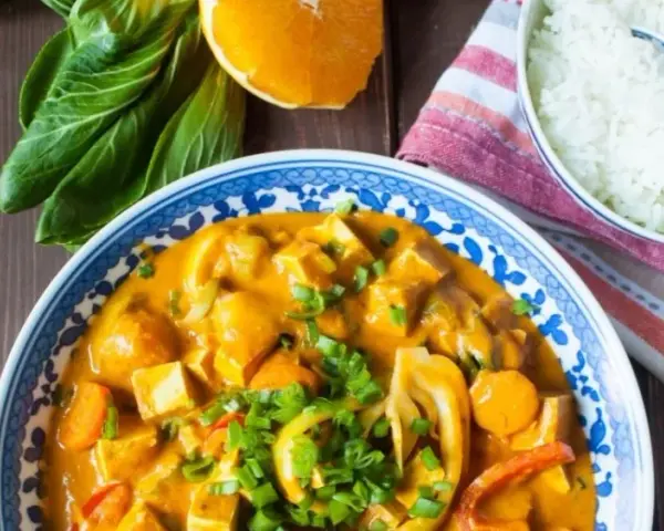 Nie masz mleczka kokosowego do curry? Zamienniki, które uratują obiad!