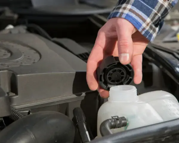 Jaki płyn do chłodnicy Nissan Micra K12? Oto, czego unikać i co wybrać