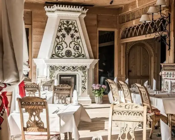 Gdzie zjeść w Bukowinie? Najlepsze tradycyjne restauracje i potrawy