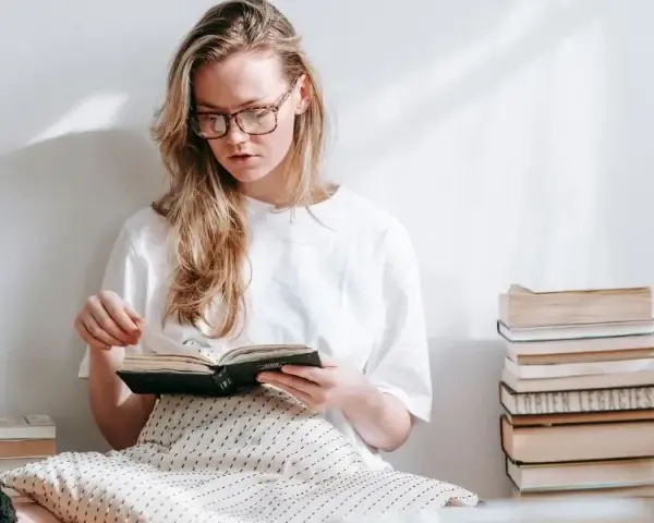 Co to jest porównanie i dlaczego ma kluczowe znaczenie w literaturze?