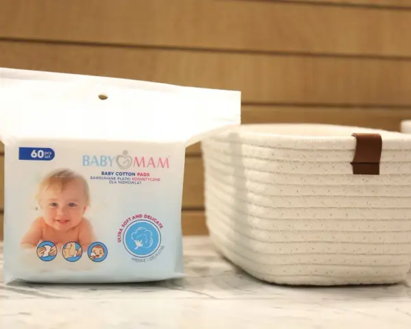 Płatki kosmetyczne dla niemowląt Baby Mam, 60 sztuk, ultra miękkie i delikatne, idealne do codziennej pielęgnacji maluszka.