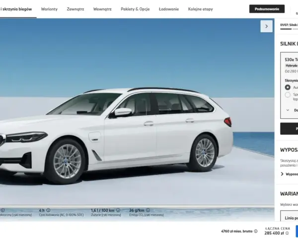 Białe BMW 530e Touring hybrydowe, gotowe do jazdy, z automatyczną skrzynią biegów.