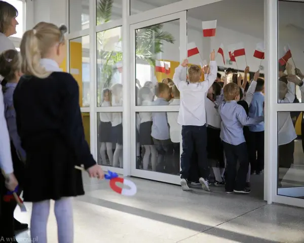 NNW szkolne: Obowiązkowe? Co kryje polisa? Wybierz mądrze!