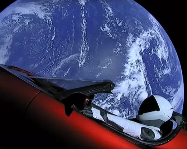 Gdzie jest Tesla w kosmosie? Odkryj jej aktualną lokalizację i trasę