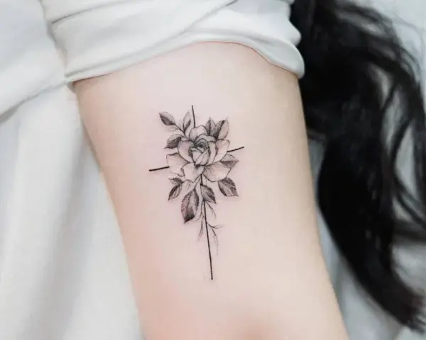 Tatuaż z krzyżem: Znaczenie, symbolika i inspiracje