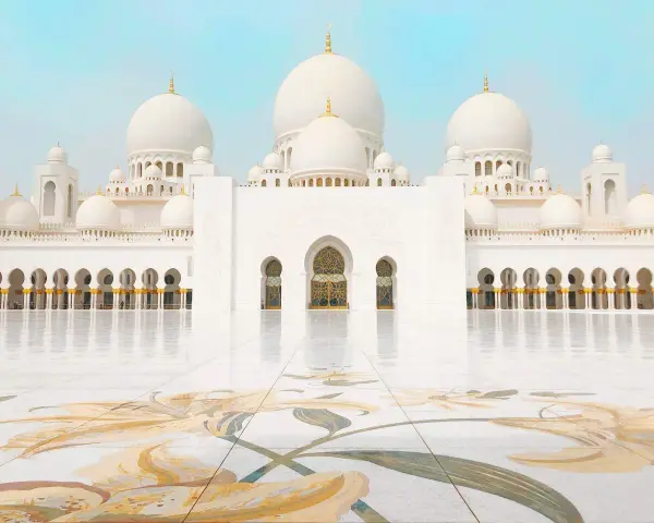 Abu Dhabi: Oltre il lusso. Attrazioni imperdibili e consigli