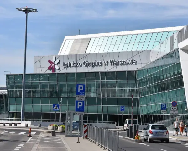 Lotnisko Chopina: SKM S2 Stacja, bilety, dojazd bez stresu
