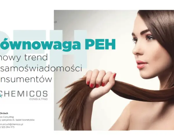 Kobieta z lśniącymi włosami, idealnymi do pielęgnacji włosów średnioporowatych. Równowaga PEH to nowy trend.