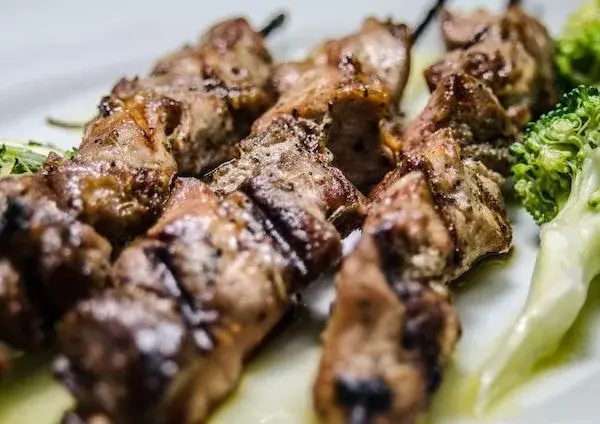 Dürüm kebab: Czym jest, jak smakuje i zrób go sam!