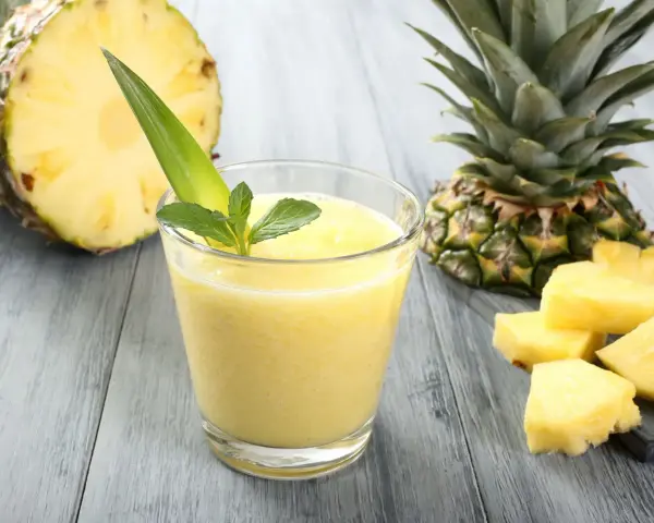 Drinki z sokiem ananasowym: Jak zrobić idealne koktajle?