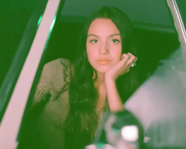 Olivia Rodrigo, artystka, która podbiła świat swoją debiutancką płytą.