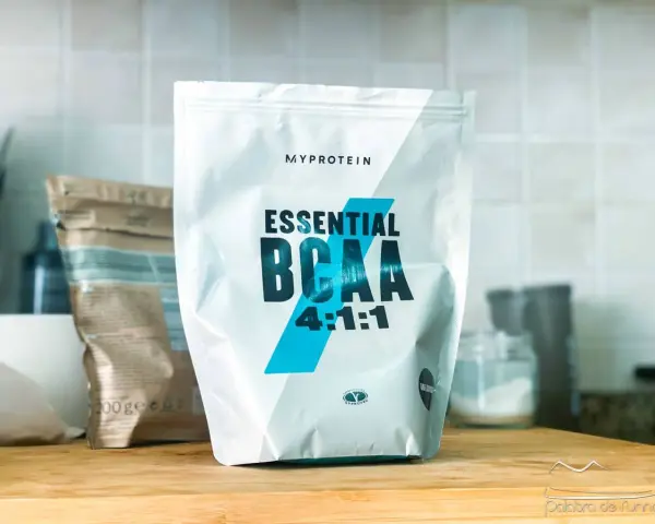 Bolsa de Essential BCAA de Myprotein. Descubre para qué sirve este suplemento para tus entrenamientos.