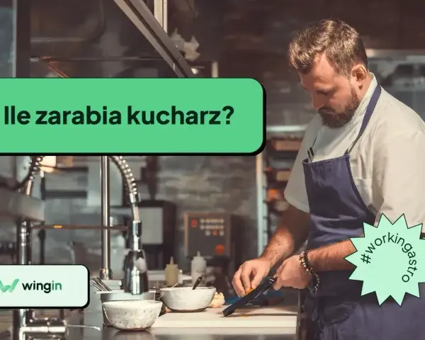 Kucharz w fartuchu przygotowuje jedzenie. Na ekranie pytanie: "Ile zarabia kucharz?".