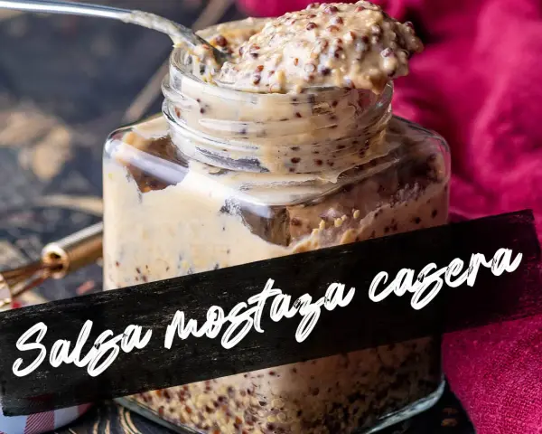 Tarro de mostaza casera con granos enteros. Aprende como hacer mostaza de Dijon casera, ¡fácil y deliciosa!