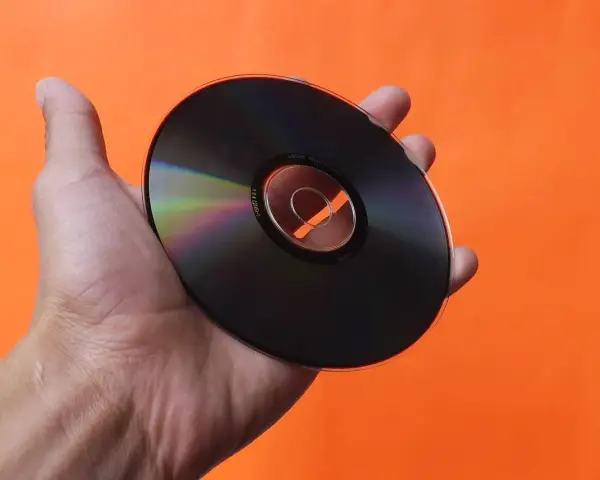 Gdzie wyrzucić płyty CD, aby nie szkodzić środowisku?