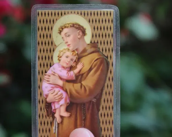 Święty Antoni z Dzieciątkiem Jezus, patron odnajdywania zgubionych rzeczy.