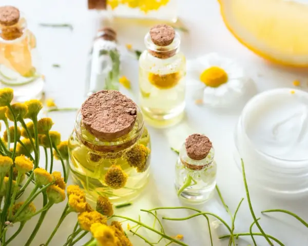 Ätherische Öle: Sichere DIY-Kosmetik für jeden Hauttyp meistern