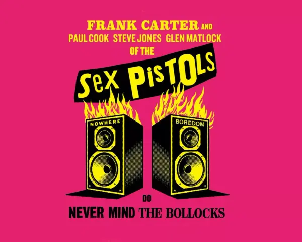 Frank Carter et les membres de Sex Pistols, Steve Jones, Paul Cook, Glen Matlock, sur fond rose vif, avec des enceintes en feu.