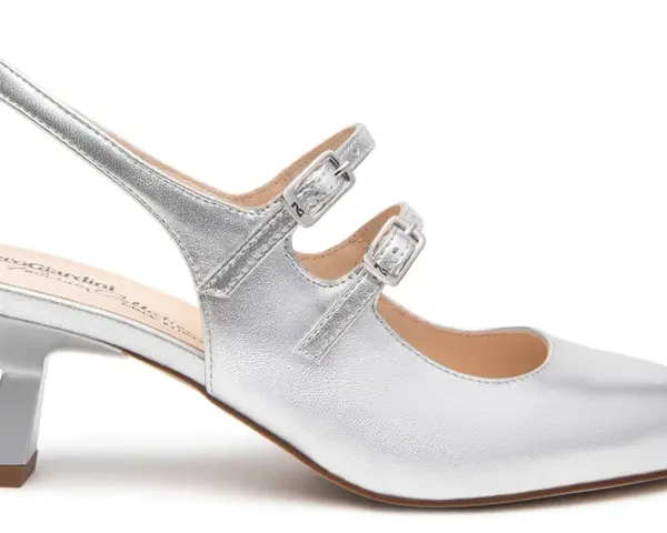 Eleganti scarpe sposa Nero Giardini argento, con cinturino e doppio cinturino con fibbia. Tacco geometrico.