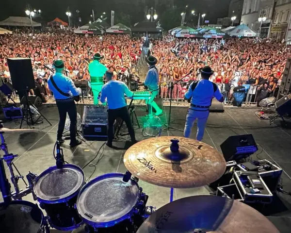 Koncert zespołu Baciary na żywo, tłumy szaleją! Skąd są Baciary? Z Podhala, a ich muzyka porywa wszystkich!
