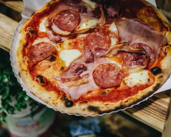 Jakie drożdże do pizzy wybrać, by osiągnąć idealne ciasto?