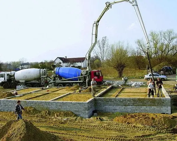 Jak zrobić fundamenty samemu - uniknij najczęstszych błędów i kosztów