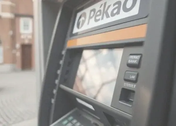 Ile idzie BLIK? Odkryj błyskawiczne przelewy i limity bankowe