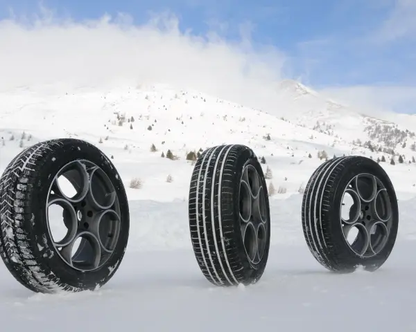 Tre pneumatici su neve: uno invernale, due estivi. La domanda è: sul bagnato meglio gomme estive o invernali?