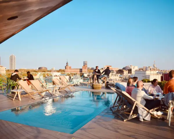 Hotel Rec Barcelona: ¿Tu base ideal en El Born con piscina 360º?