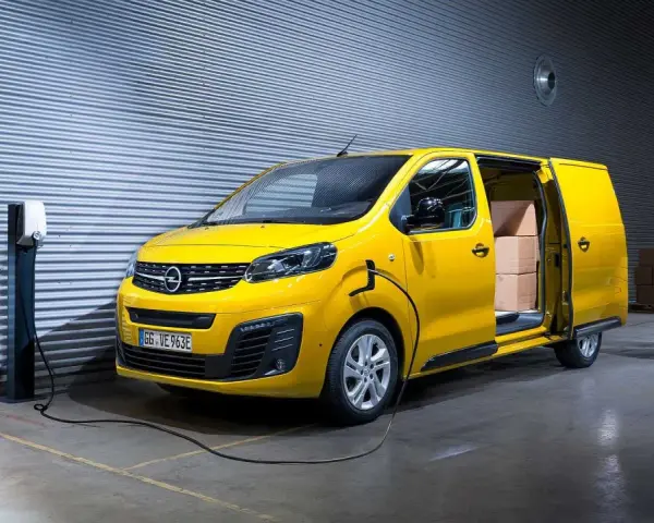 Opel Vivaro: Pojemność baku (70-100L), AdBlue i baterii Vivaro-e