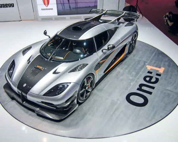 Koenigsegg One:1, un capolavoro di ingegneria con una curva di coppia motore da brivido.