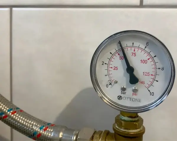 Jakie ciśnienie w instalacji co w bloku zapewnia efektywne ogrzewanie?