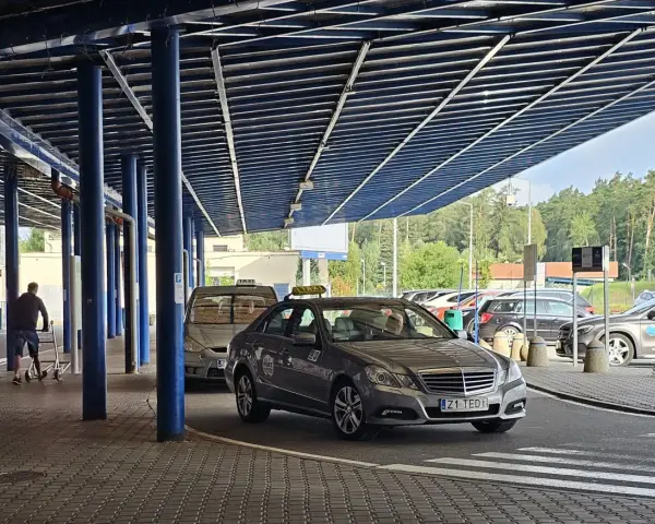 Dojazd do Szczecina: Samochód, pociąg, autobus, samolot co wybrać?